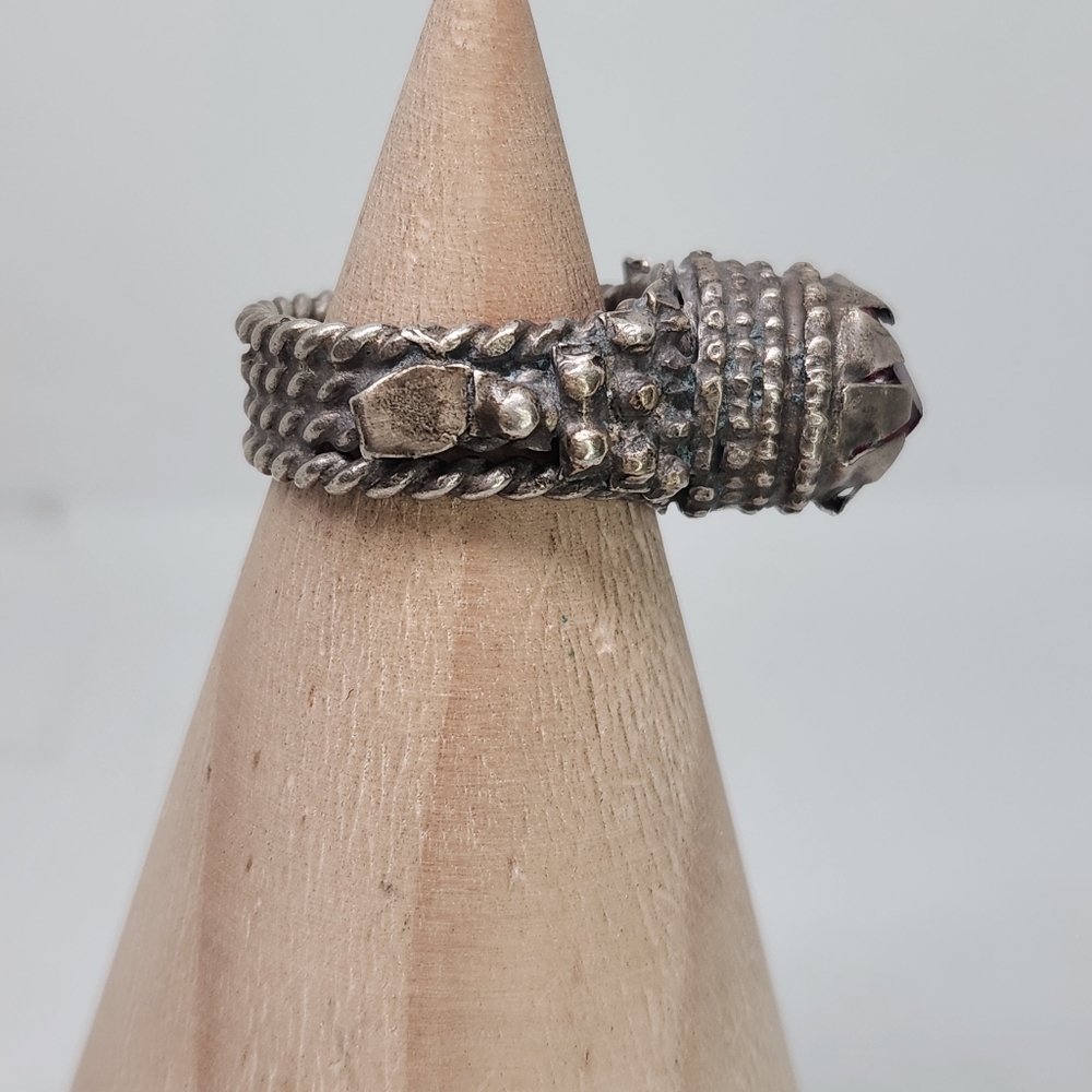 Antique Vintage Yemen 900 Silver Red Carnelian Tribal Ring Sz 11 Brutalist Chunk - Picture 8 of 12
